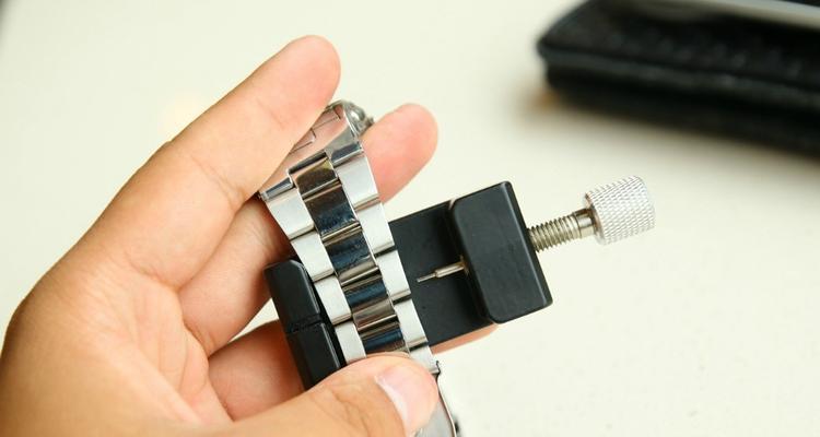 以亲觅儿童手表怎么样？精彩功能一览（为孩子带来的智能手表新体验、可靠的安全保障和创意设计）